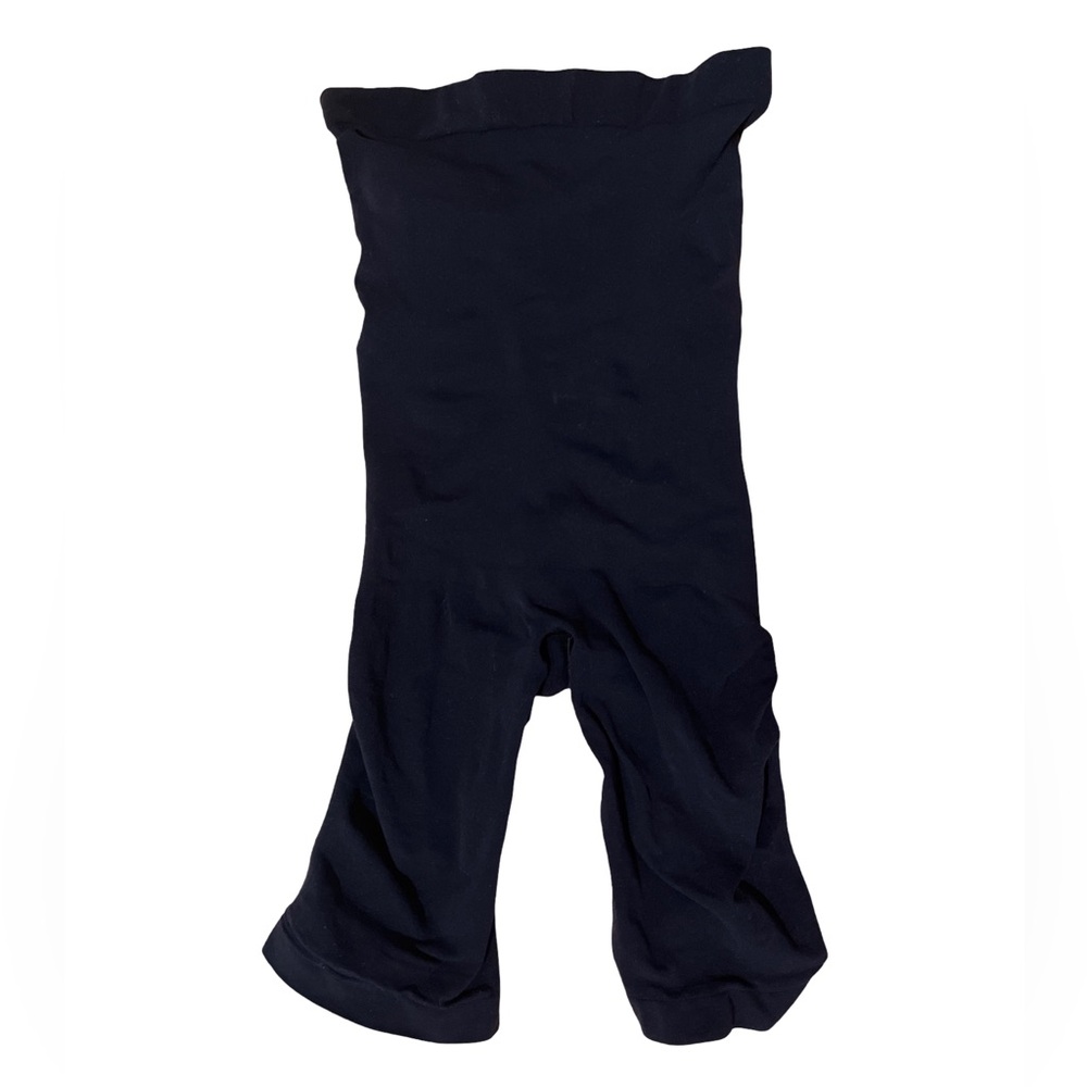 Skims Sculpt Mid Thigh Short in Black - Size Medium